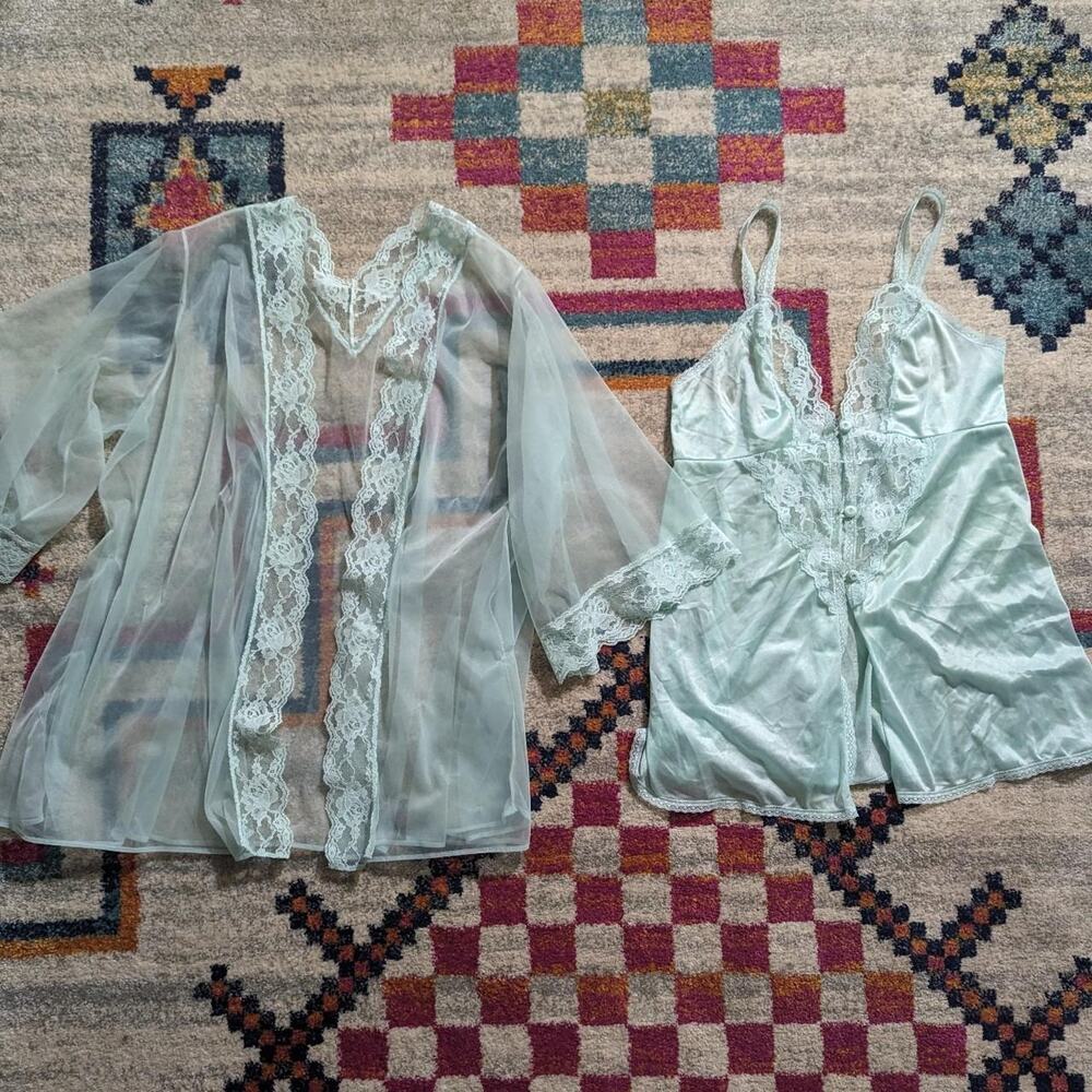 80s vintage lacy chemise nightie